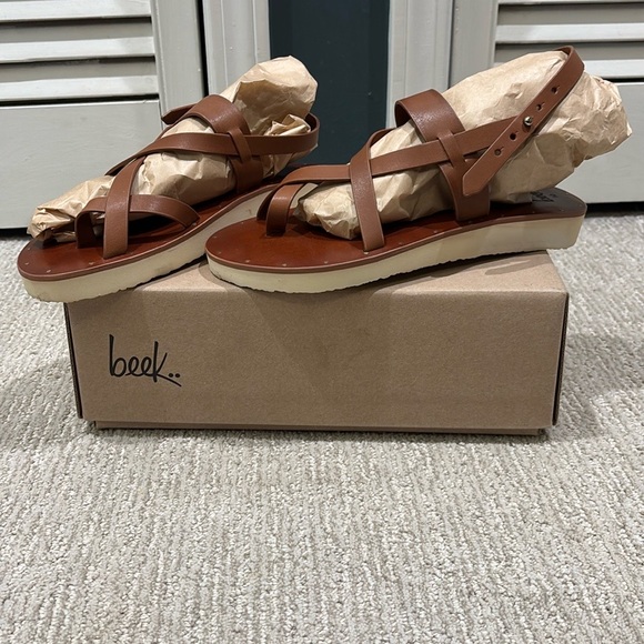 Beek Wigeon Leather Toe Ring Sandal - Picture 7 of 9